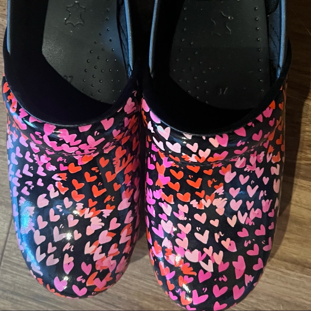 Hearts dansko